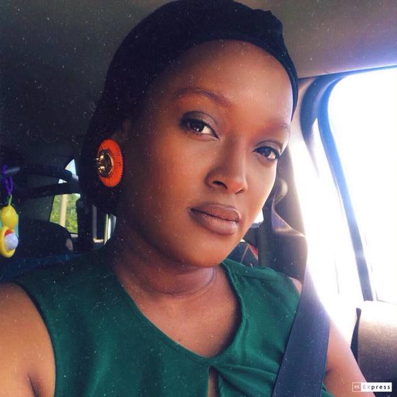 Meet your Posher, Denyse - Picture 1 of 1